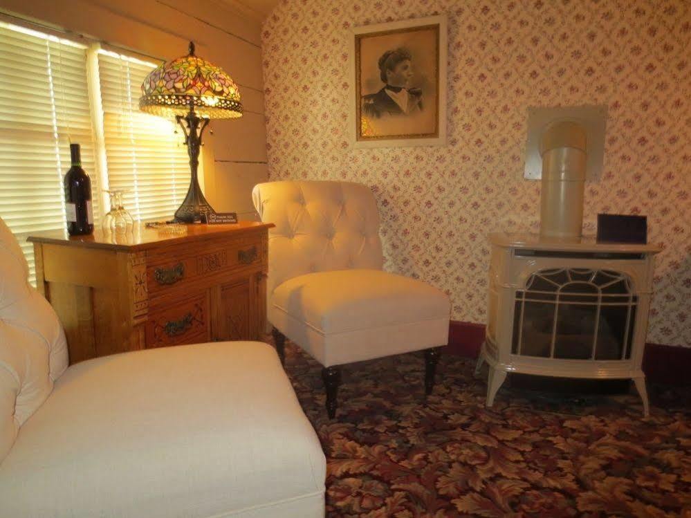 Carriage House Bed & Breakfast Winona Buitenkant foto