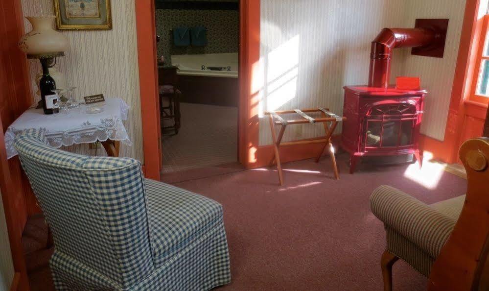 Carriage House Bed & Breakfast Winona Buitenkant foto